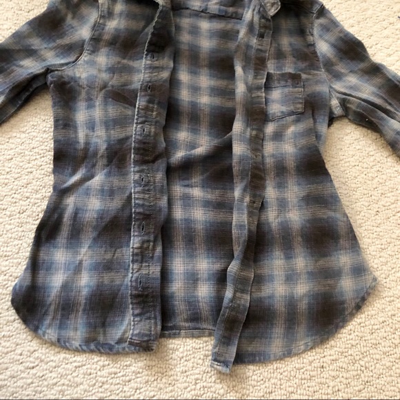 ❌SOLD❌ BDG Women’s Plaid Shirt - Picture 3 of 6